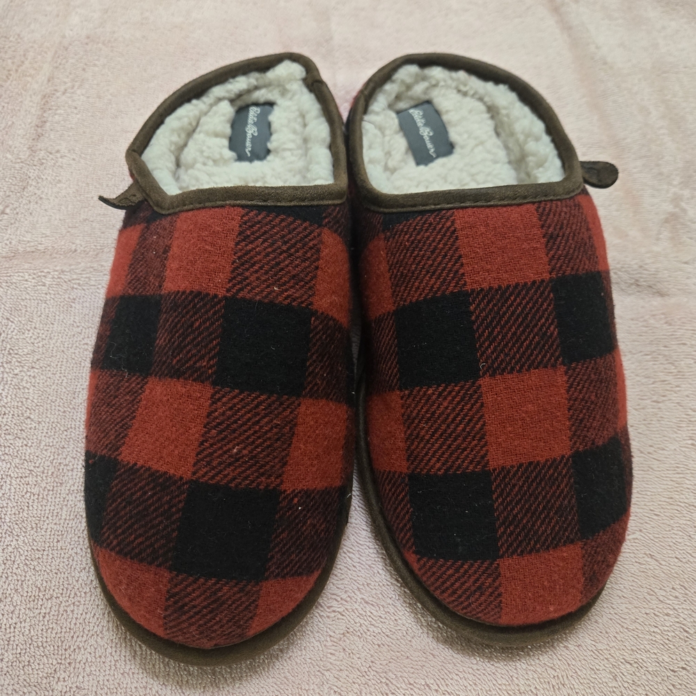 Womens Eddie Bauer Red and Black Plaid Slippers Size large NWOT